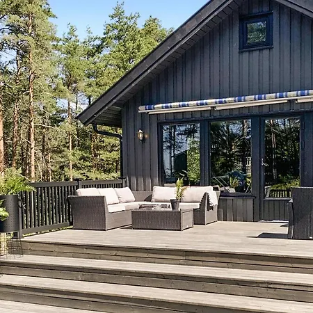 2 Bedroom Awesome In Holiday home Gressvik