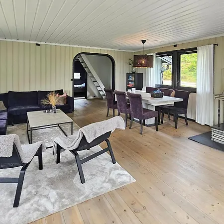 2 Bedroom Awesome In Holiday home